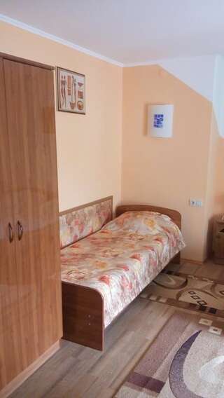 Гостиница Guest House Krimskaya Анапа Трехместный номер-5