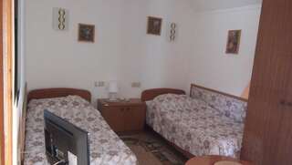 Гостиница Guest House Krimskaya Анапа Двухместный номер с 2 отдельными кроватями-15